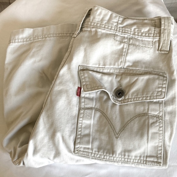 Levi’s Size W29 Red Tab Cargo Shorts Off White/Light Gray - Picture 7 of 9